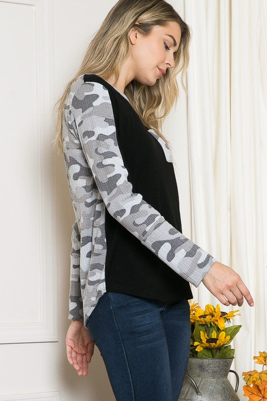 Textured Camo. Print Contrasted Sweater Knit Top